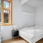 The Red House - Affordable Living In Center * Bergen