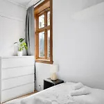 Apartmán The Red House - Affordable Living In Center *