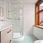 The Red House - Affordable Living In Center Apartmán *