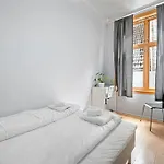 The Red House - Affordable Living In Center Apartmán *