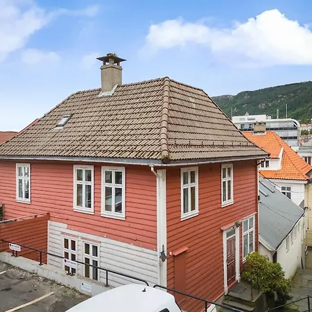 Apartment The Red House - Affordable Living In Center