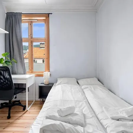 The Red House - Affordable Living In Center Lejlighed Bergen