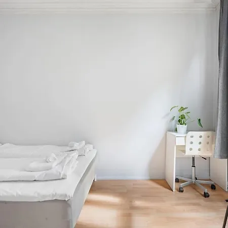 The Red House - Affordable Living In Center Lejlighed Bergen