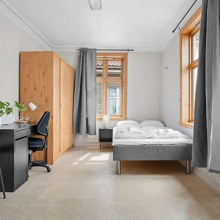 The Red House - Affordable Living In Center * Bergen