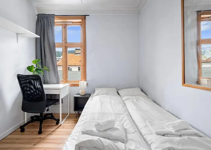 The Red House - Affordable Living In Center Apartman Bergen