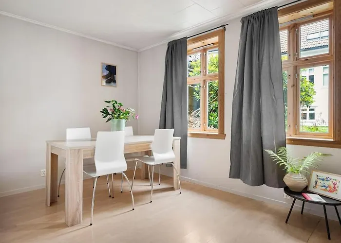 The Red House - Affordable Living In Center Apartman