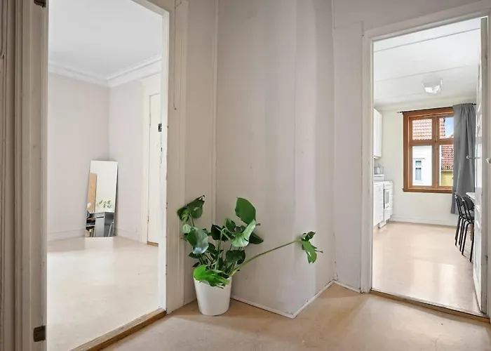 The Red House - Affordable Living In Center Apartment Bergen